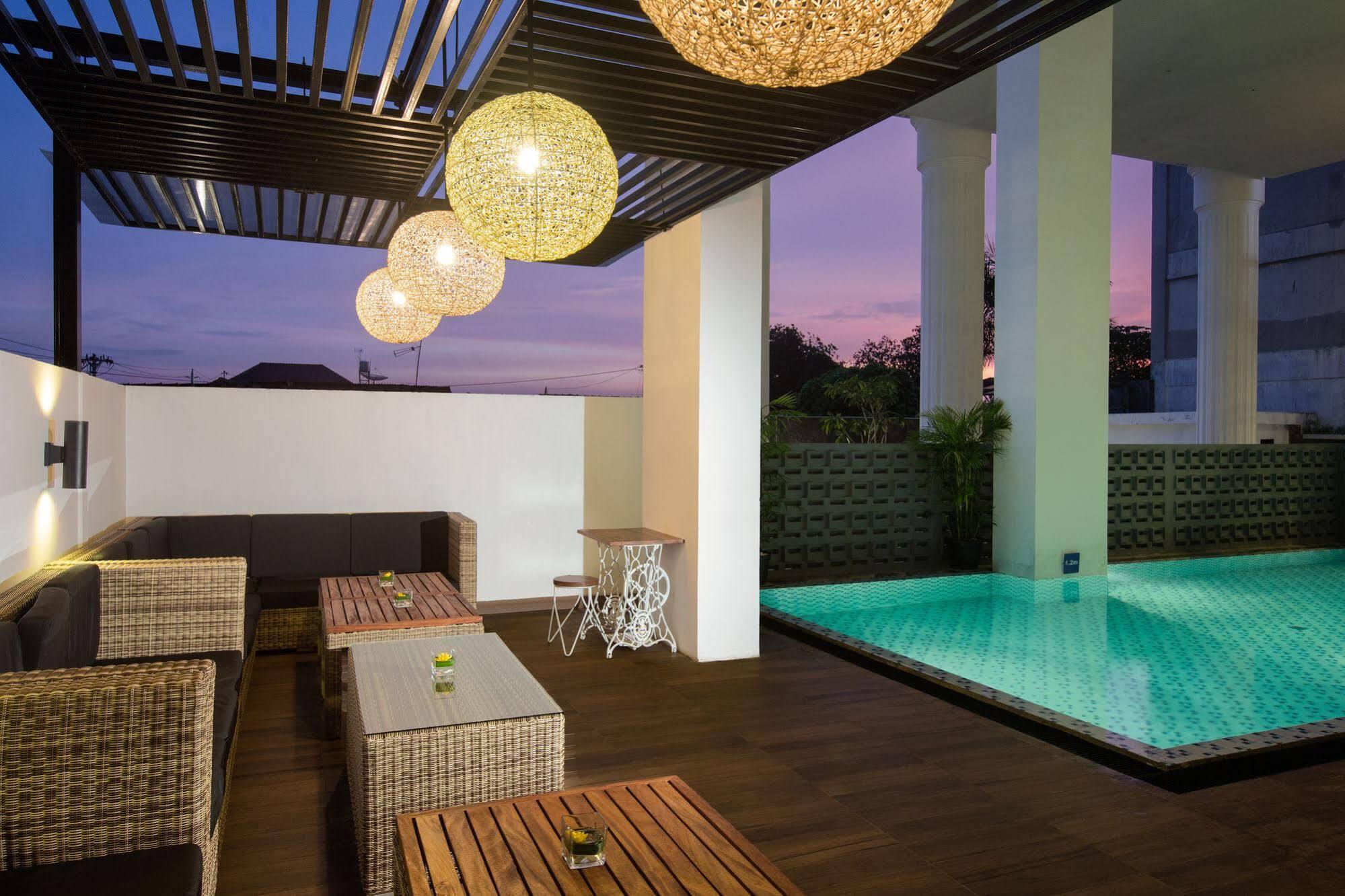 Khas Tugu Hotel Yogyakarta Exterior foto